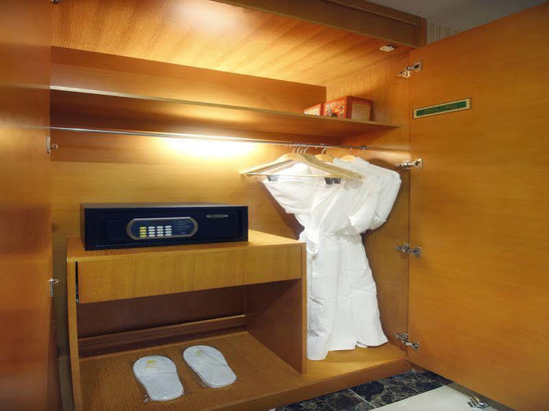 Hanting Express Sanya The First Market Branch Hotel Екстер'єр фото